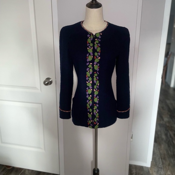 CHANEL Jackets & Blazers - CHANEL boucle jacket from thee 1977 Karl Lagerfield fall collection.